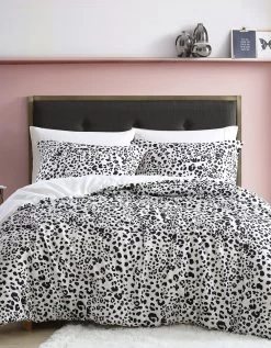 BETSEYS TWIN COMFORTER SET WATER LEOPARD